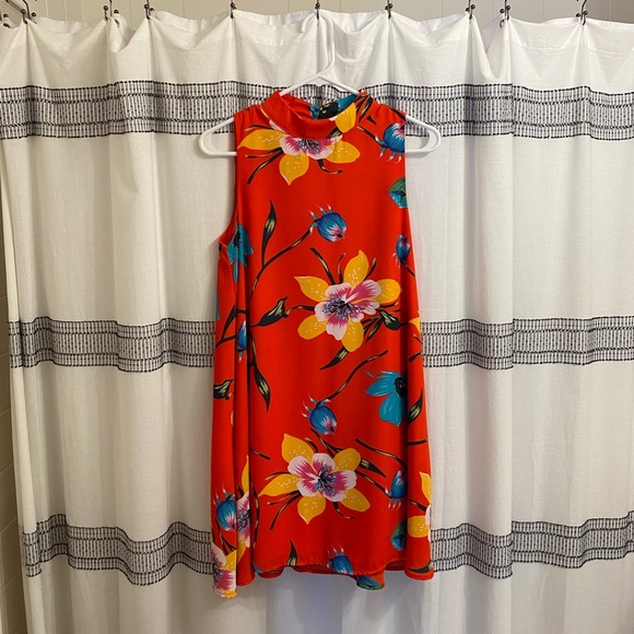 Women’s Floral Shift Dress - Picture 4 of 8